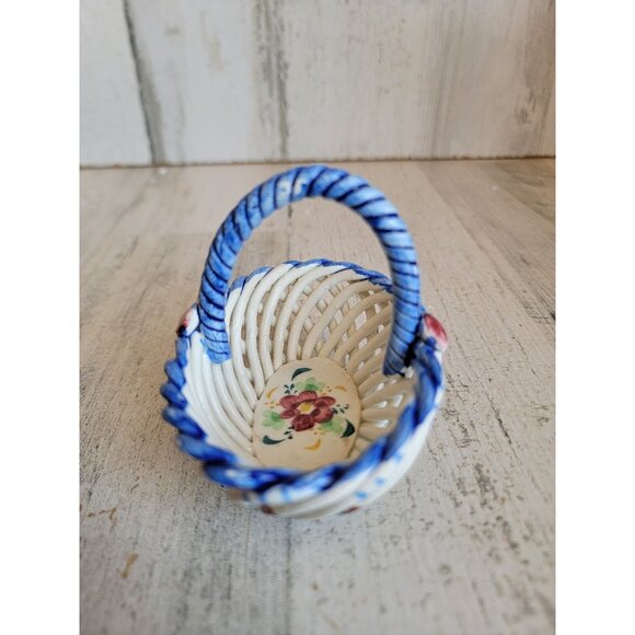 Vintage Spain basket mini porcelain handle home decor xmas figure - Picture 4 of 7